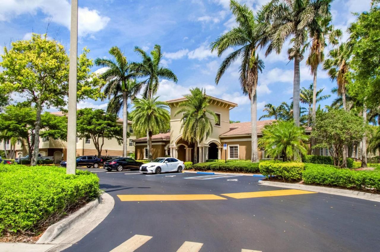 Luxurious Apartments With Pool And Gym At Boynton Beach Exterior foto