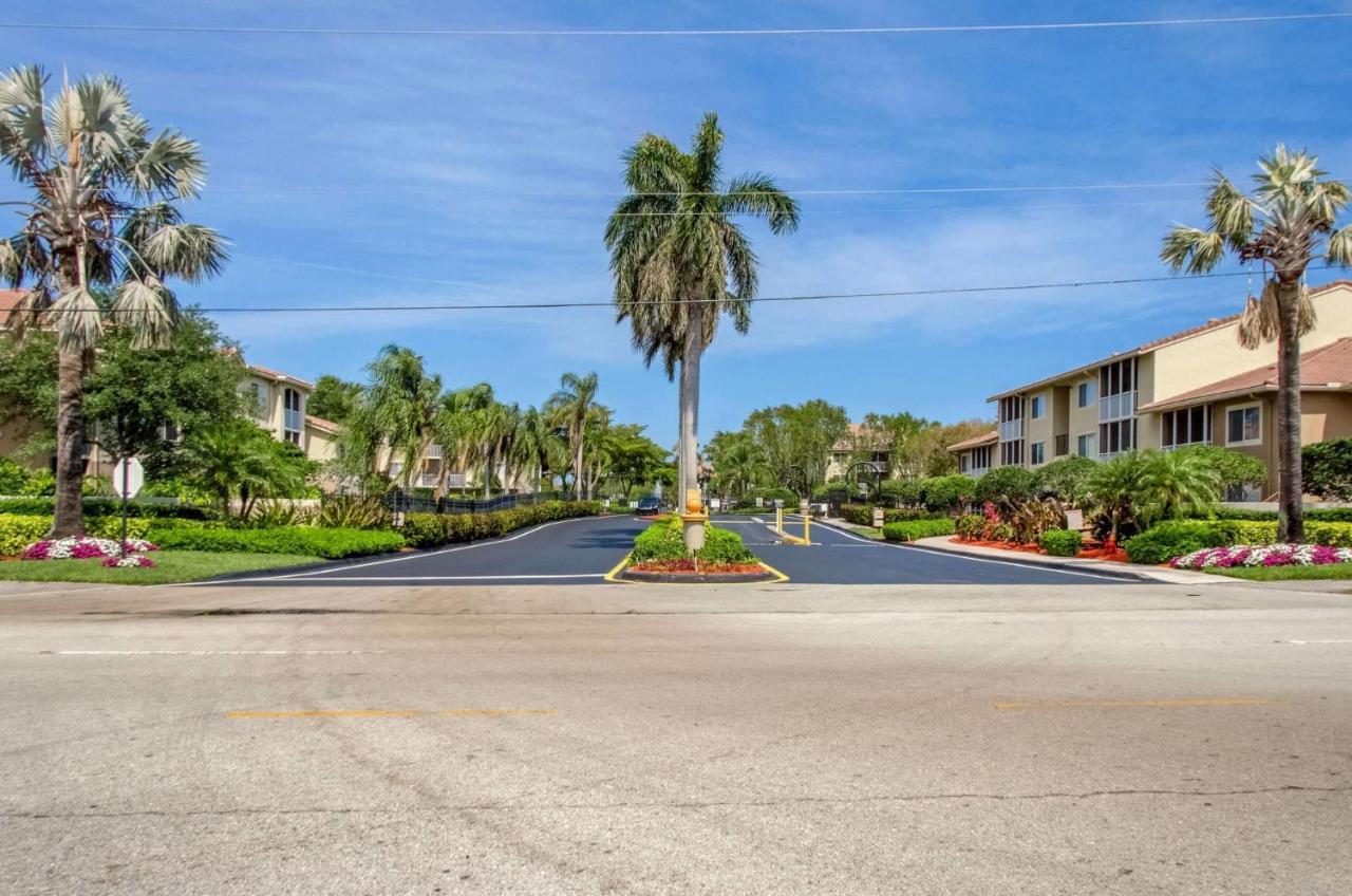 Luxurious Apartments With Pool And Gym At Boynton Beach Exterior foto