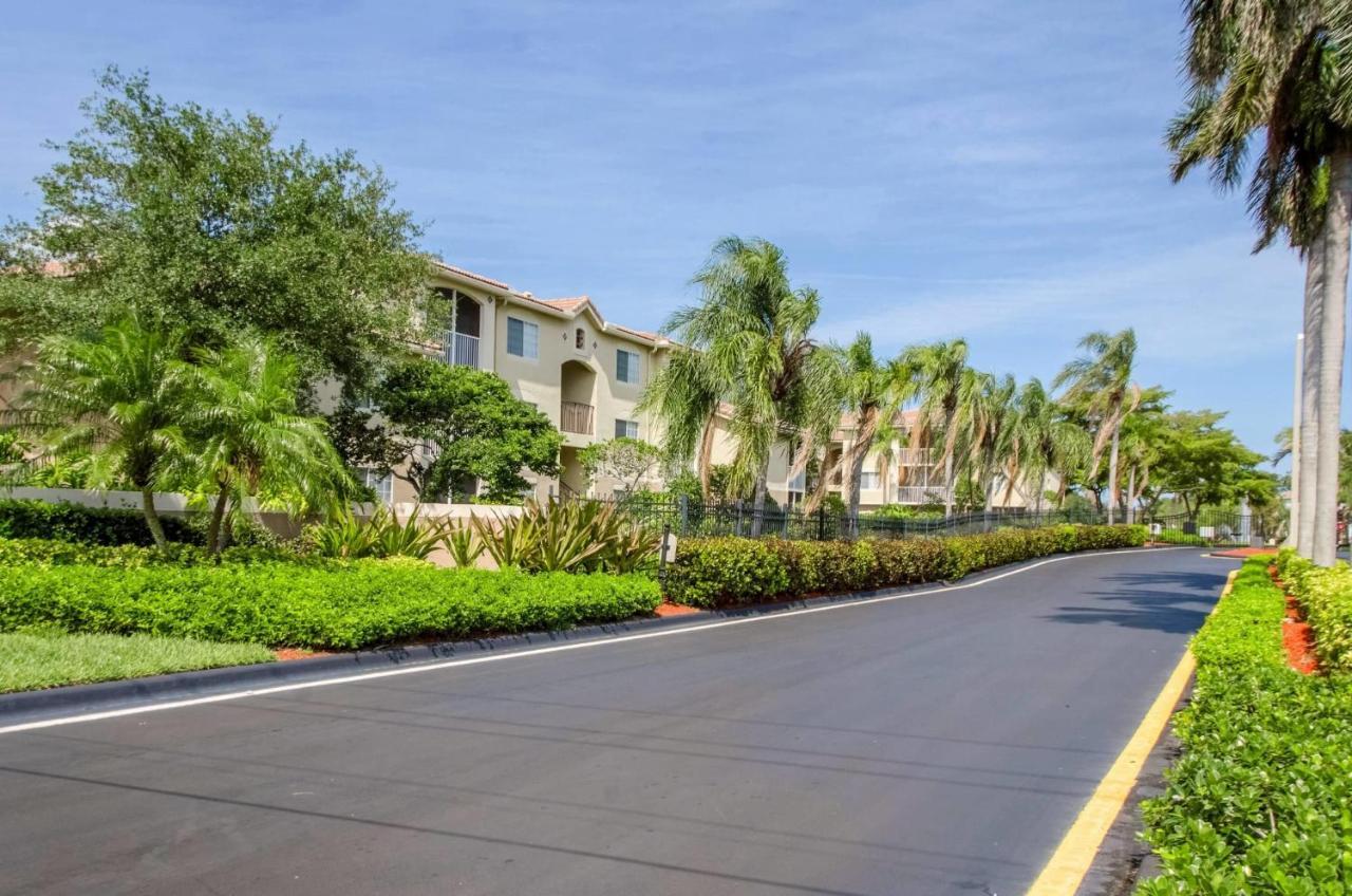 Luxurious Apartments With Pool And Gym At Boynton Beach Exterior foto